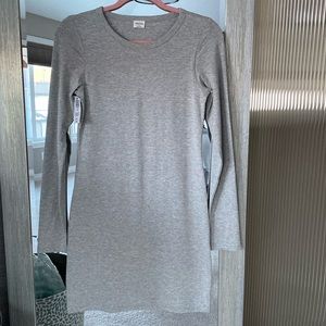 NWT Wilfred grey jersey dress. Size medium. Tight fitting long sleeve scoop neck